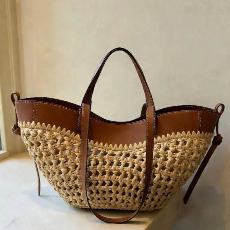 Designer Straw Woven Women's Tote Bag Large Capacity Dumpling-shaped Straw Woven Shoulder Bag Fashion Wing-shaped Shoulder Bag